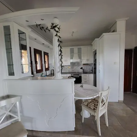 Paradies Villa Káto Lekhónia